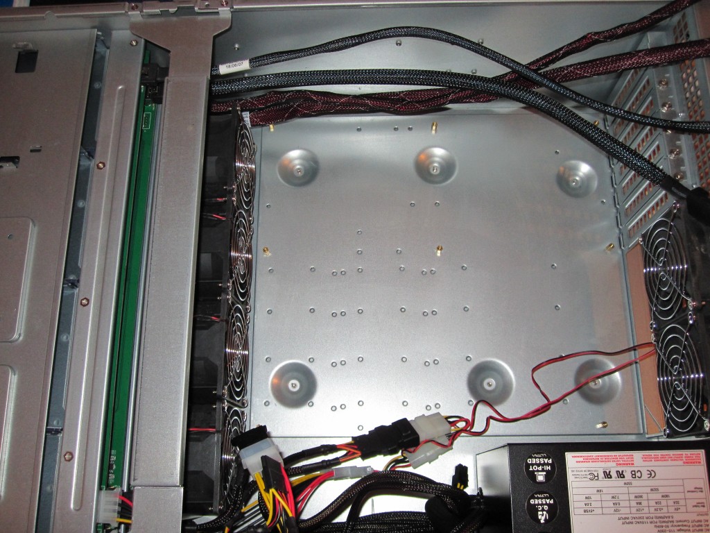 Install Power and SFF-8087 Cables in the Norco RPC-4220 DAS/ SAS Expander Enclosure