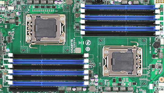 Gigabyte GA-7PESLX CPU and DIMM Slots