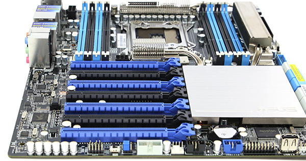 ASUS P9X79-E WS PCIE slots