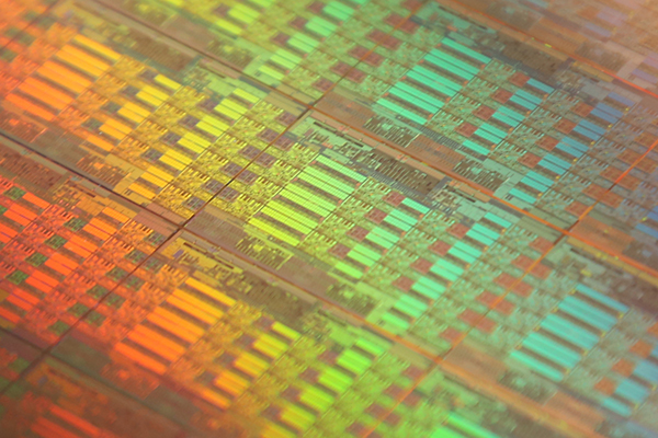Intel Haswell-EP Die Shot 600x400