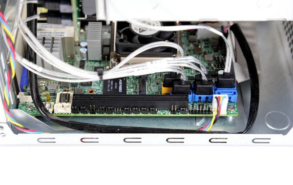 Supermicro SYS-5028D-TLN4F SATA PCIe m2