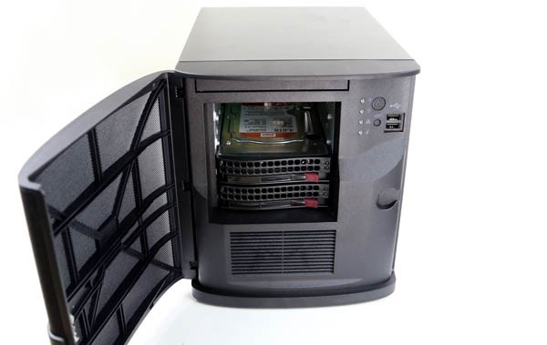 Supermicro SYS-5028D-TLN4F open with WD Red