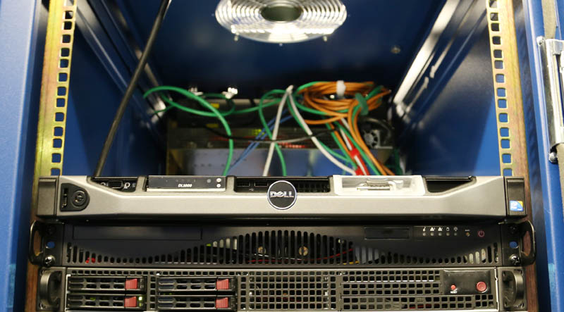 Dell PowerEdge R220 - Racked