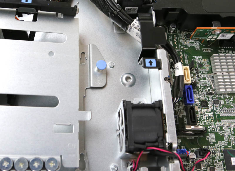 Dell PowerEdge R220 - Toolless hard drive