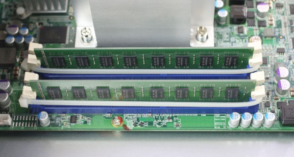 QNAP TVS-EC1280U-SAS-RP - 16GB RAM