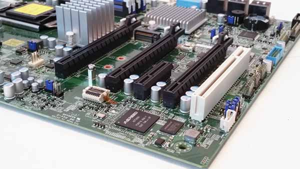 Supermicro X11SAT-F - PCIe Slots