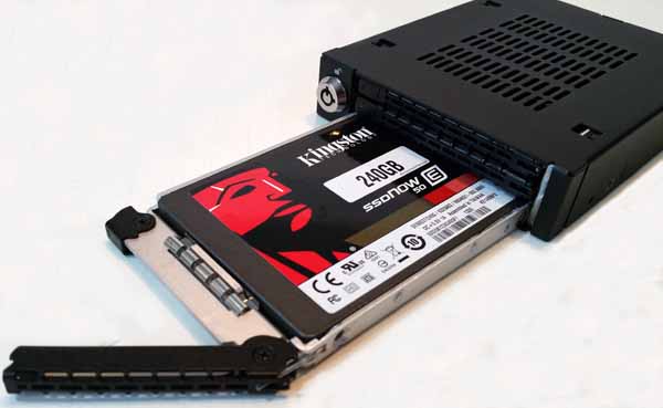 ToughArmor MB993SK-B Triple Bay 2.5” - Inserting SSD