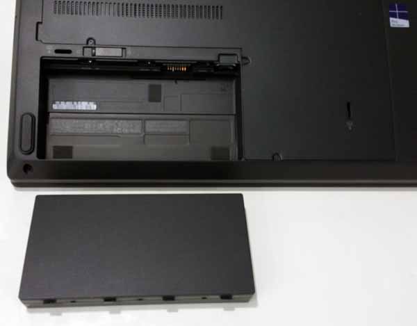 Lenovo ThinkPad P70 - Installing Battery