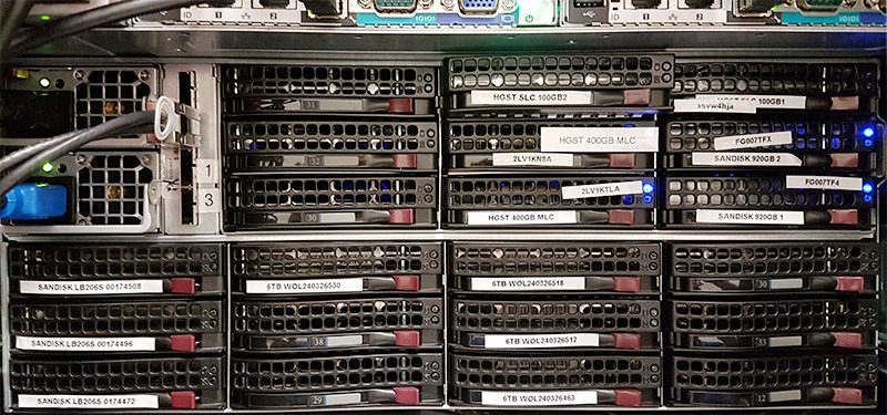 FreeNAS Disk Shelf Rear Simulating 100GB SLC SSD Failure