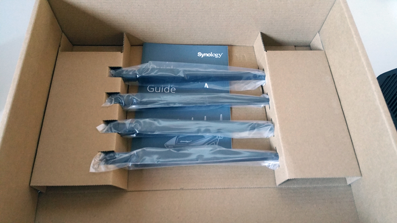 Synology RT2600ac Retail Box Bottom