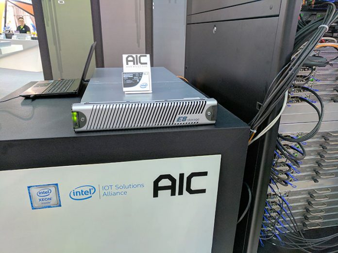 E8 Storage Demo With Intel AIC Mellanox At Computex 2017 Front