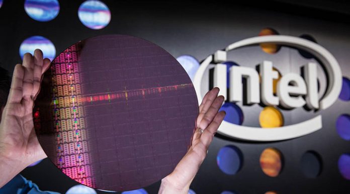 Intel Xeon Scalable Processor Family (Skylake-SP) Launch Coverage Central Intel Skylake SP Wafer And Logo