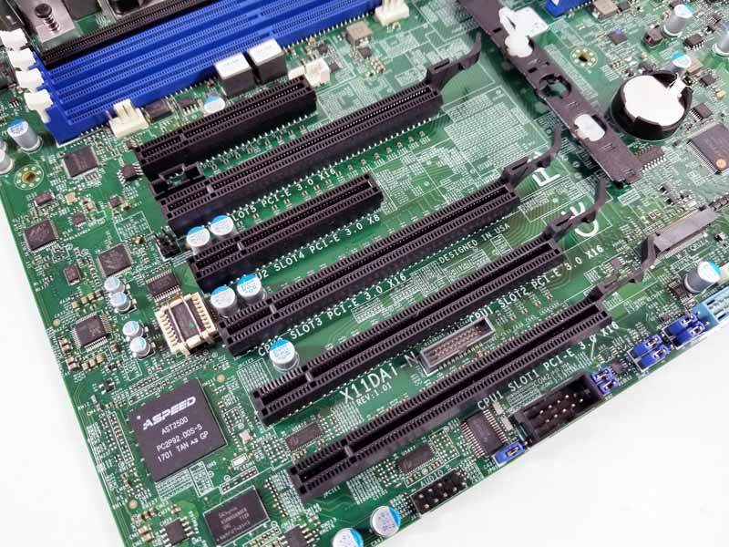 Supermicro X11DAi N PCIe Slots