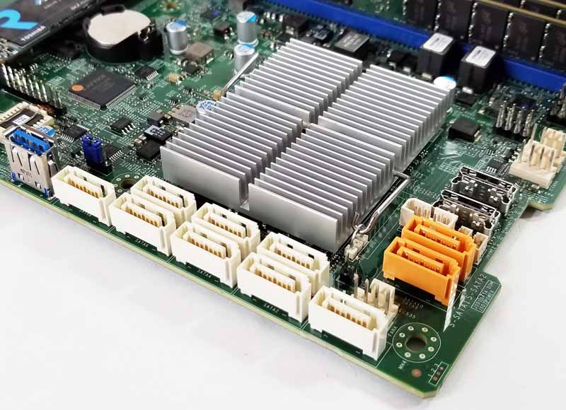 Supermicro X11DAi N Storage Ports