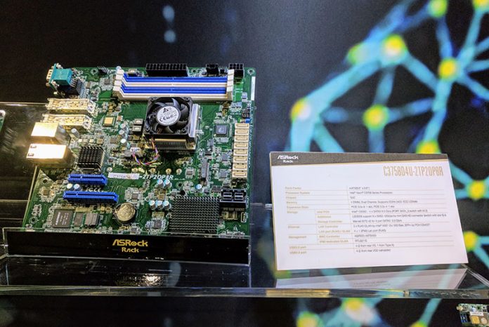 ASRock Rack C3758D4U 2TP2OP8R At SC17