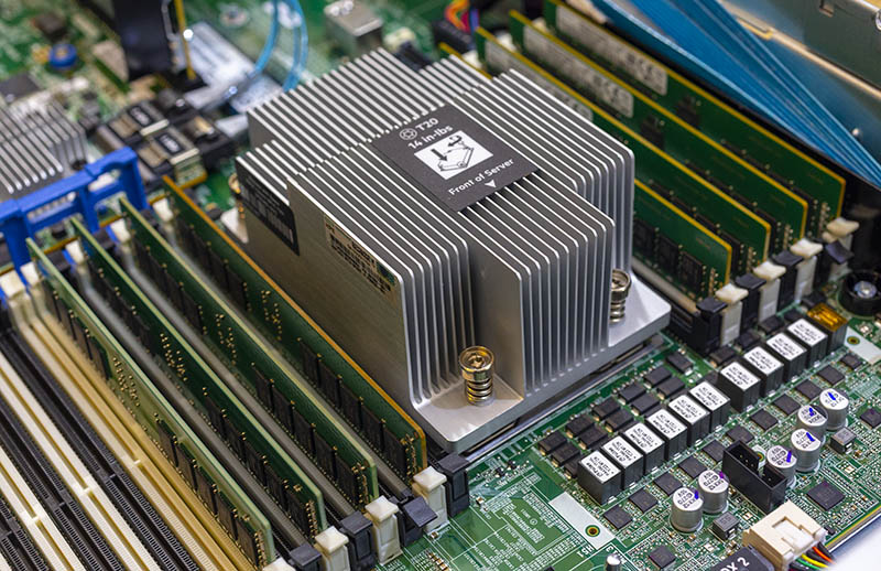 HPE DL385 Gen10 CPU Heatsink With 8x DDR4 DIMMs