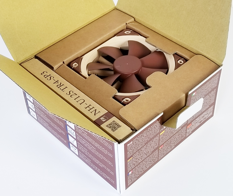 Noctua NH U12S TR4 SP3 Retail Box Open