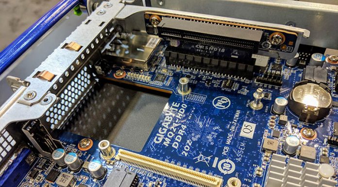 Gigabyte H221-Q20 Qualcomm Centriq 2400 Platform Launching Gigabyte H221 Q20 MQ21 HD0 Motherboard OCP And Riser