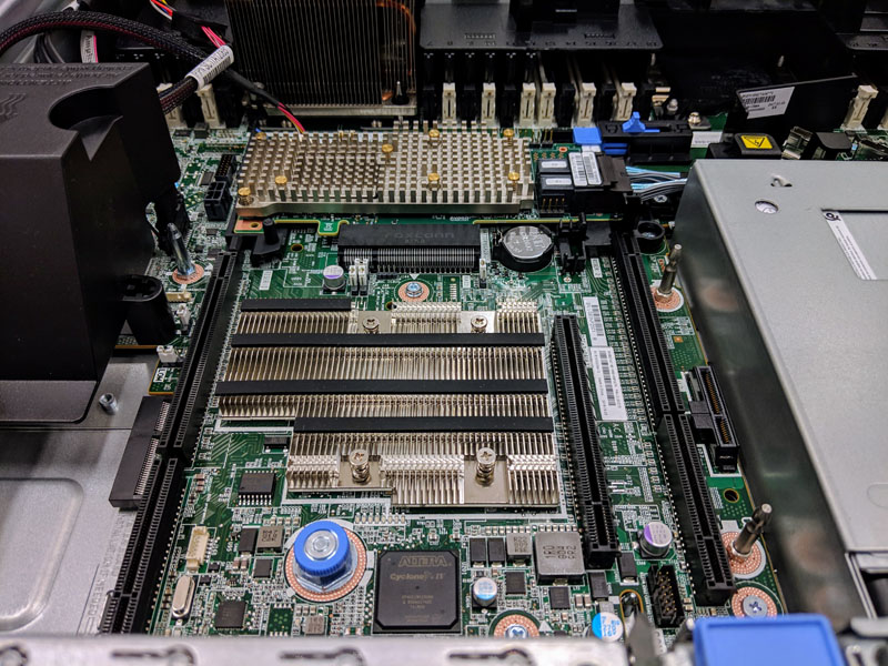 Lenovo ThinkSystem SR650 PCH Heatsink And PCIe