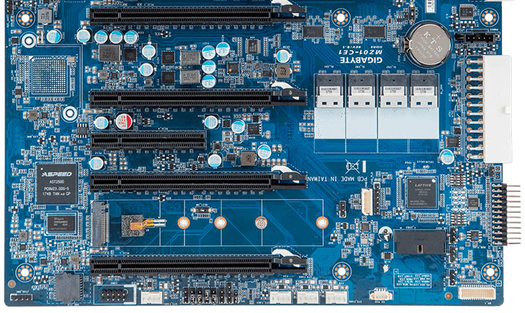 Gigabyte MZ01 CE1 PCIe Clean