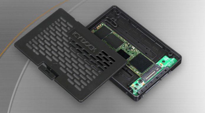 Icy Dock EZConvert MB703M2P-B Review M.2 SATA to 2.5 SSD Converter Adapter Icy Dock EZConvert MB703M2P B