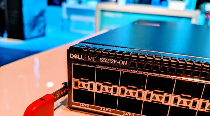 Dell EMC PowerSwitch S5212F-ON Half-width 25GbE and 100GbE Switch Dell EMC PowerSwitch S5212F ON Cover