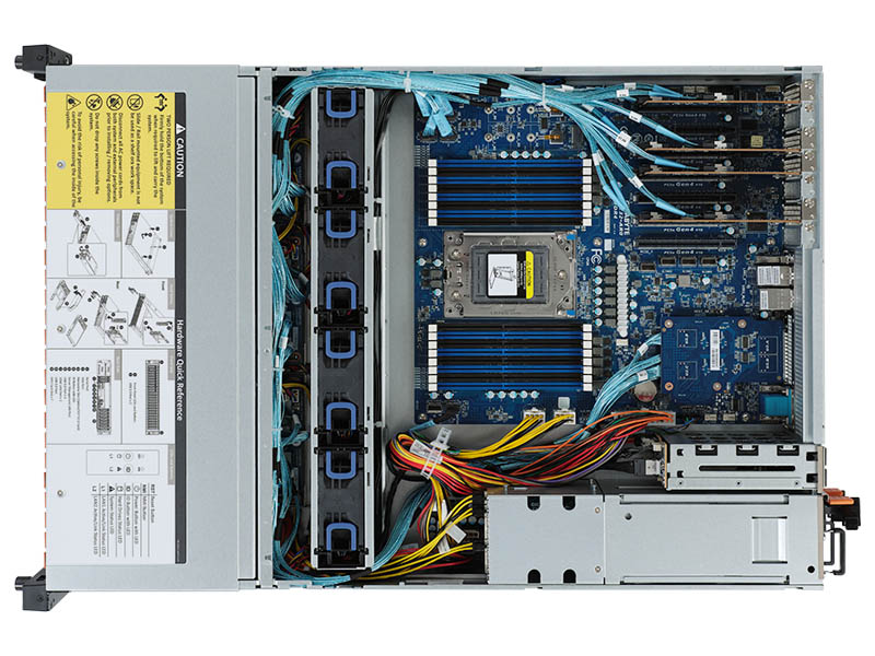 Gigabyte R272 Z32 Overview