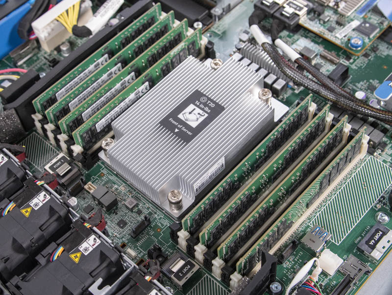 HPE ProLiant DL325 Gen10 CPU And Memory