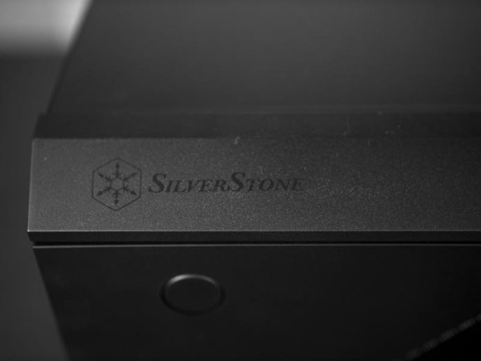 SilverStone CS381 Cover