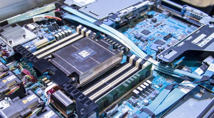 First PCIe Gen4 HPE ProLiant DL325 Gen10 Plus and DL385 Gen10 Plus HPE ProLiant DL325 Gen10 Plus At SC19 CPU Cover