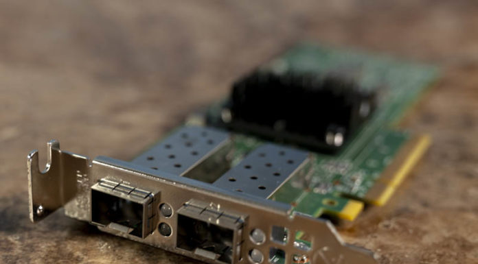 Dell EMC 4GMN7 Broadcom 57404 25GbE NIC Review Dell EMC 4GMN7 Broadcom 57404 Dual 25GbE Adapter SFP28 View