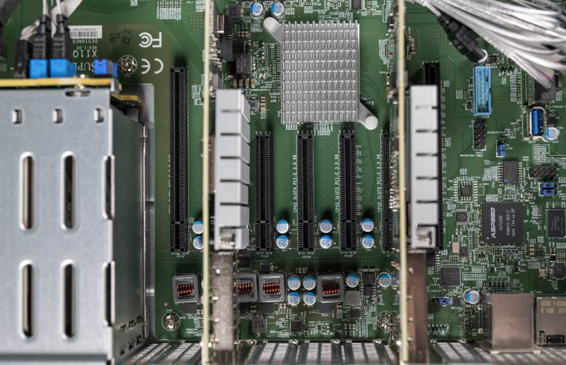 Supermicro 2049P TN8R Expansion Slots Internal