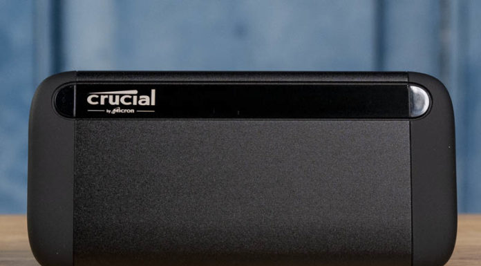 Crucial 1TB X8 USB 3.2 Gen2 SSD Review Crucial 1TB X8 USB SSD Front
