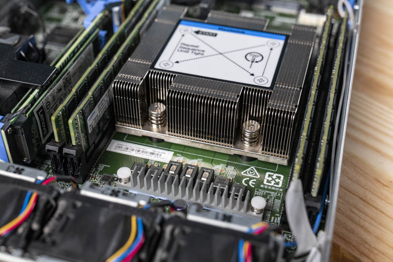 Lenovo ThinkSystem SE350 Xeon D Heatsink And RAM