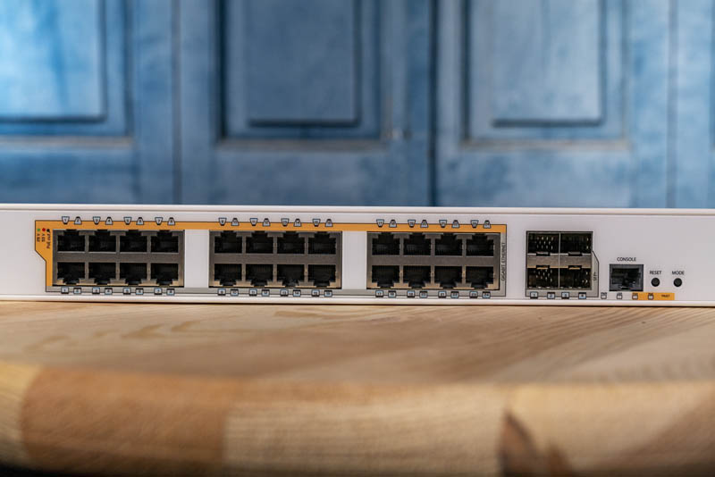 MikroTik CRS328 24P 4S+RM Ports