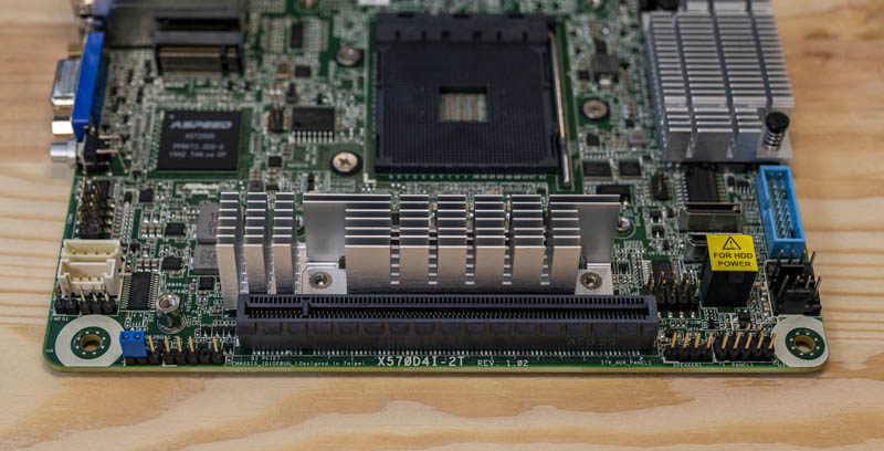 ASRock Rack X570D4I 2T PCIe And Heatsink