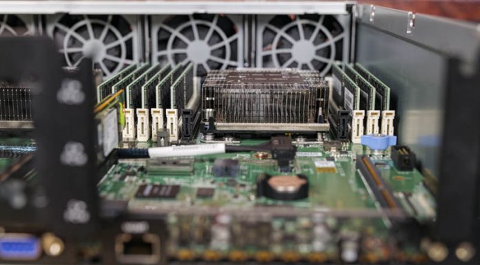 STH Q3 2020 Update A Letter from the Editor Inspur NE5260M5 Right Riser View