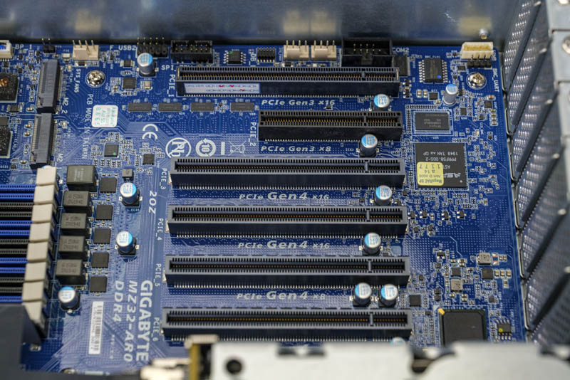 Gigabyte S452 Z30 Internal PCIe Slots