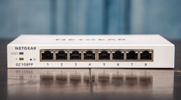 Netgear GC108PP Review 8-port Fanless PoE+ Switch 126W Netgear GC108PP Front