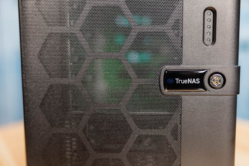 TrueNas Mini X Plus Lock