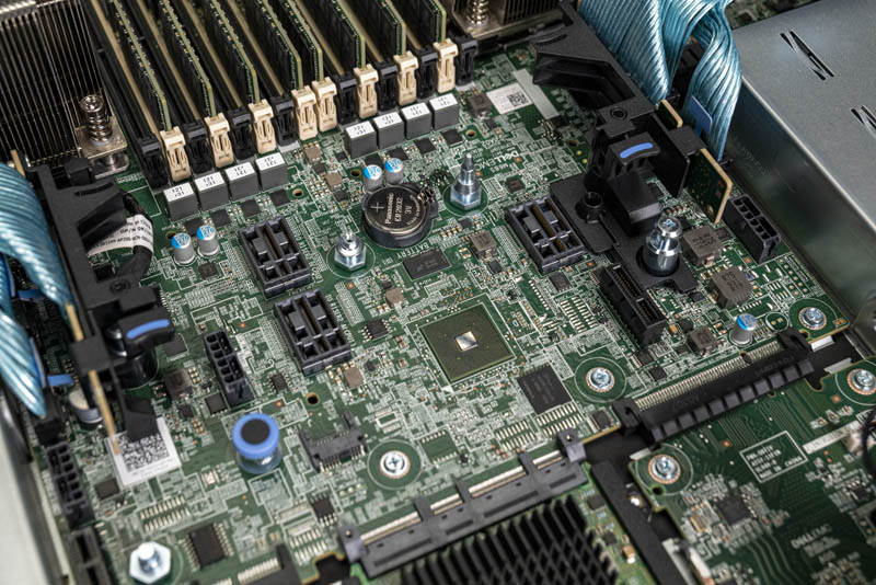Dell EMC PowerEdge R7525 Internal IDRAC And PCIe Riser Headers