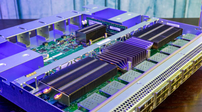 Inside the Arista DCS-7060CX-32S 32x 100GbE Switch Arista 7060CX 32S 15 In Heatsink 2