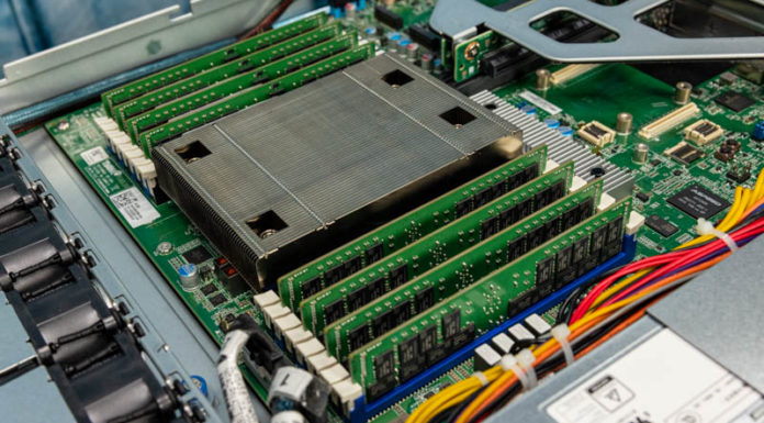 Voracious Low-End Consolidation Tyan Transport CX GC68B8036-LE Review Tyan Transport CX GC68B8036 LE CPU And Memory Angle