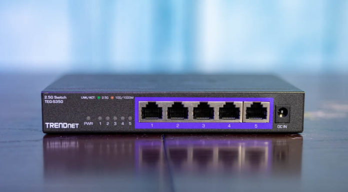 TRENDnet TEG-S350 5-port 2.5GbE Switch Review TRENDnet TEG S350 Front