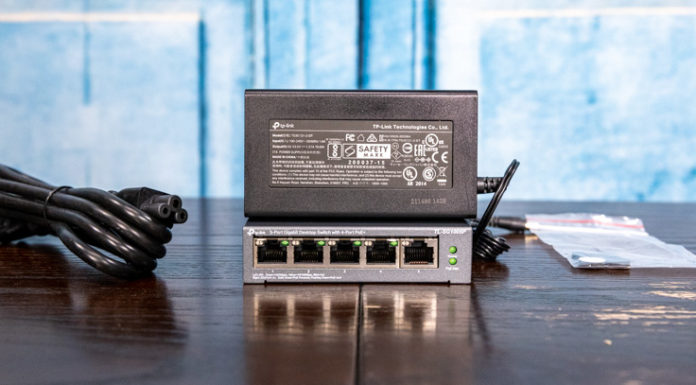 TP-Link 5-Port Gigabit PoE Switch Review TL-SG1005P TP Link TL SG1005P PSU And Accessories