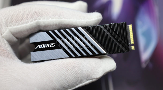 Gigabyte AORUS 7000s 1TB SSD Review Gigabyte AORUS 7000s 1TB