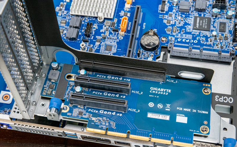 Gigabyte R282 N80 Riser 1