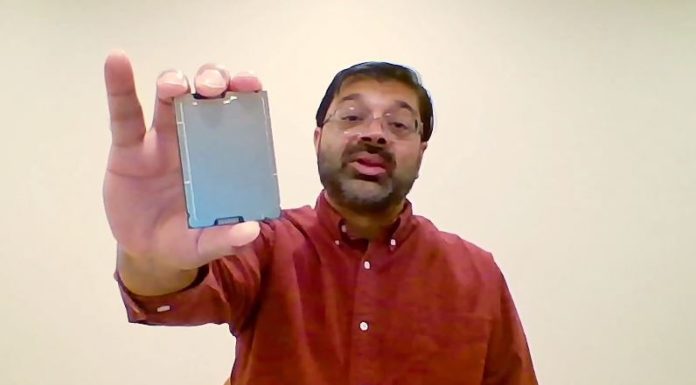 Intel Sapphire Rapids Xeon at Hot Chips 33 HC33 Intel Sapphire Rapids In Hand