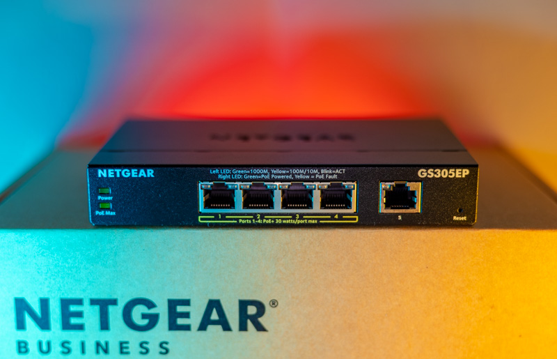Netgear GS305EP Front Cover