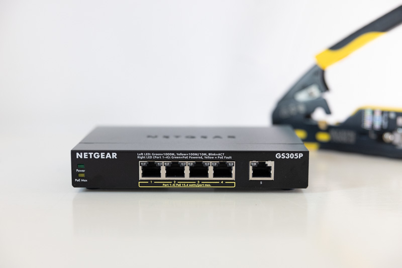 Netgear GS305P Front